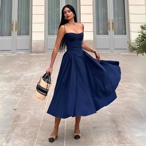 robe satin bleu bretelles